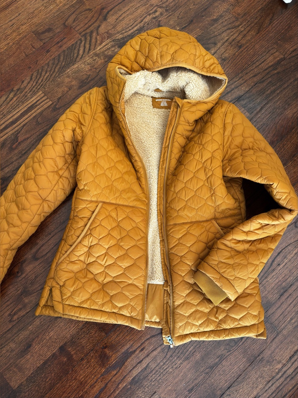 Between Season Women’s Lightweight jacket.